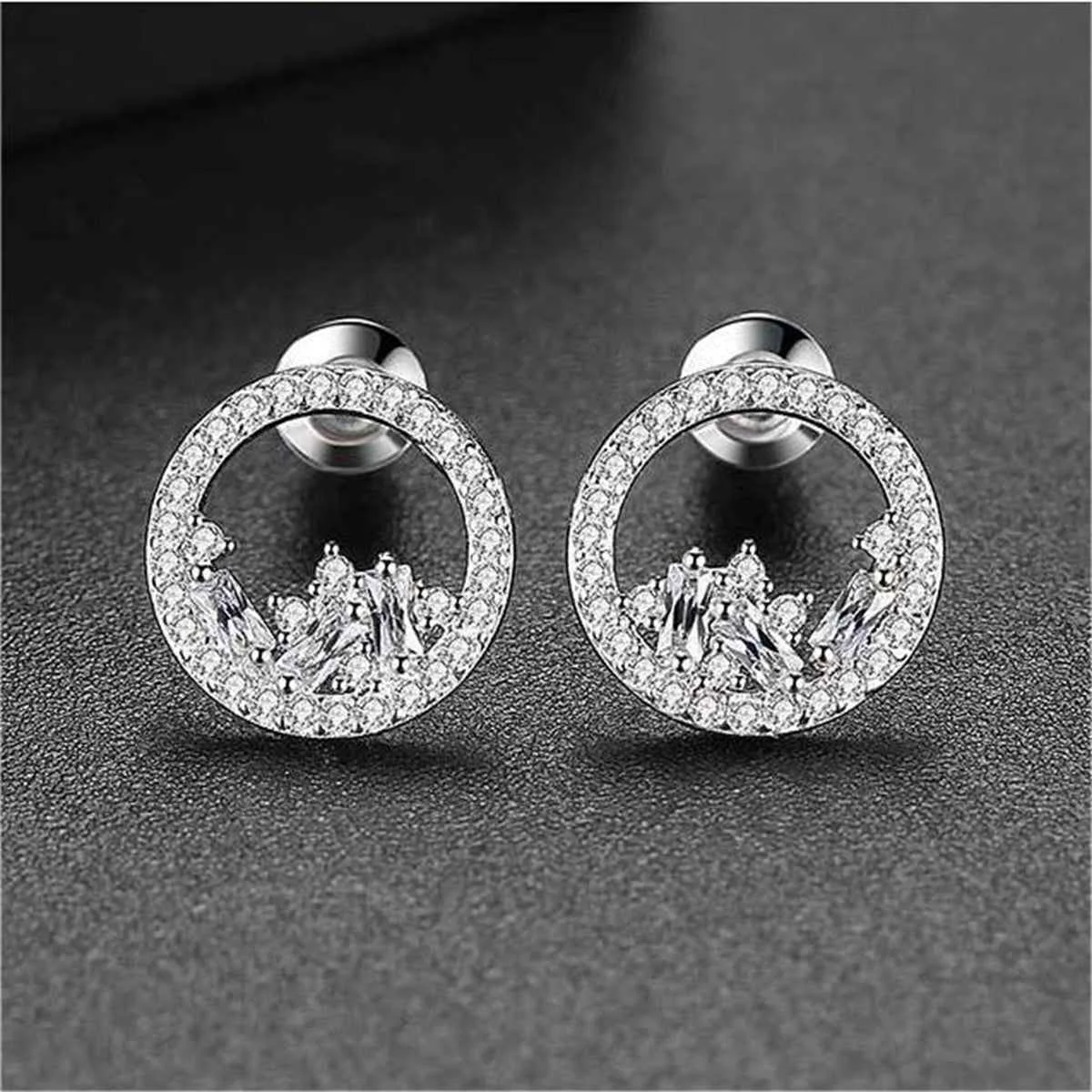 First-Class Crystal Cubic Zirconia Mountain Cluster Round Stud Earrings Genuine