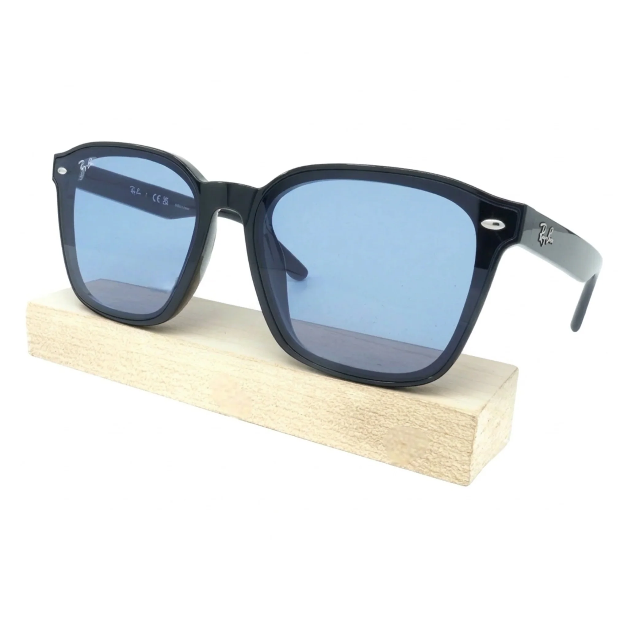 Stylish Ray-Ban Unisex Square Sunglasses - RB4392D-601 80_66 High-Grade