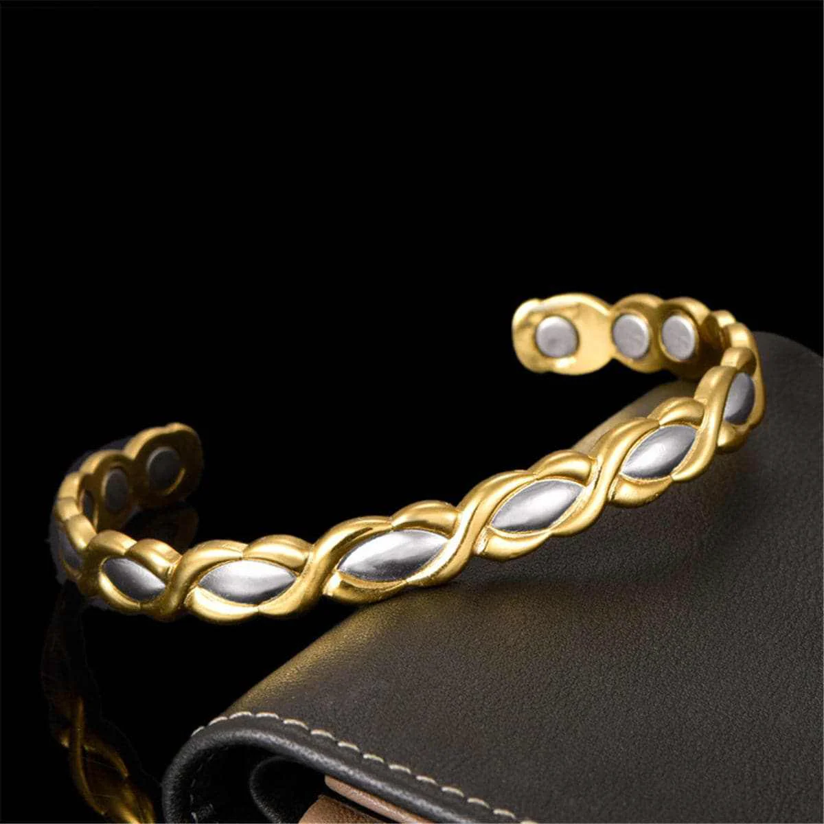High-End Two-Tone Woven Pear Cuff Practical