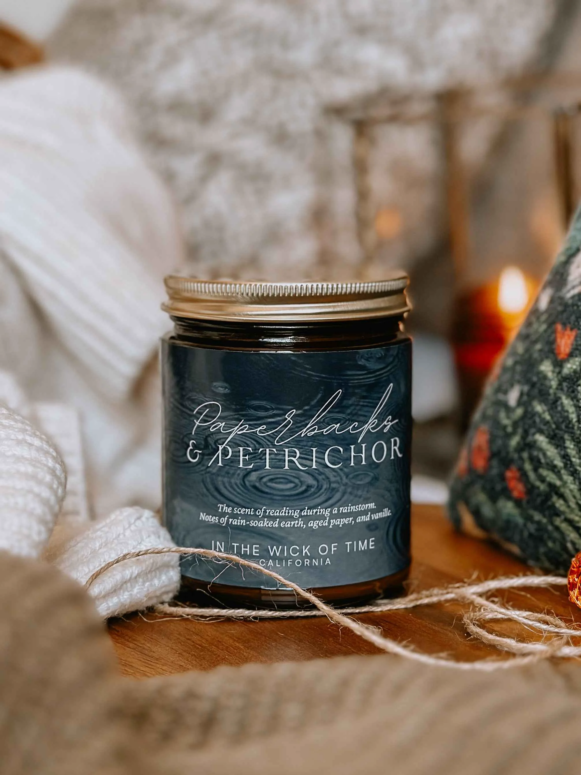 Advanced Paperbacks Petrichor Candle Effective