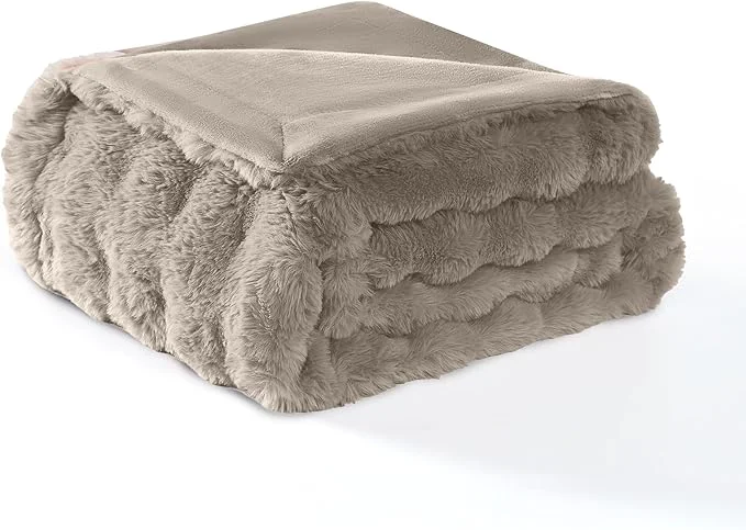 Secure Modern Threads Water-Resistant Faux Rabbit Fur Pet Blanket Natural