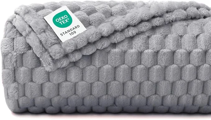 Artisan Luciphia Soft 300GSM Fleece Pet Blanket Outstanding