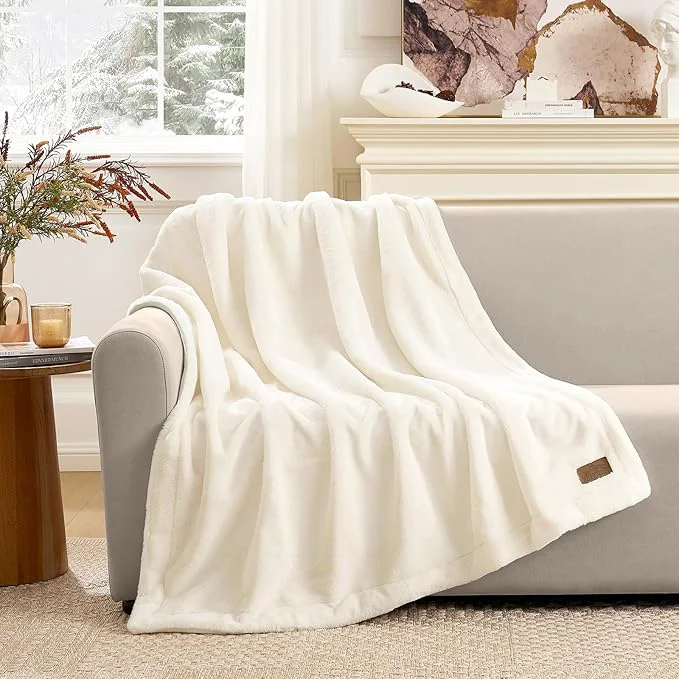 Sustainable Luxury Faux Fur Throw Blanket for Couch Ultra Soft Waterproof Pet Blanket Unique