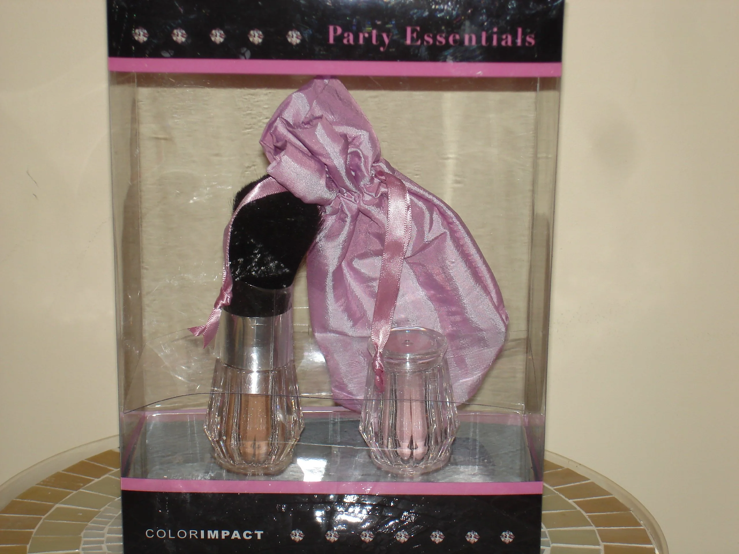 Responsible Make-up Party Essentials Color Impact Brush Recyclable