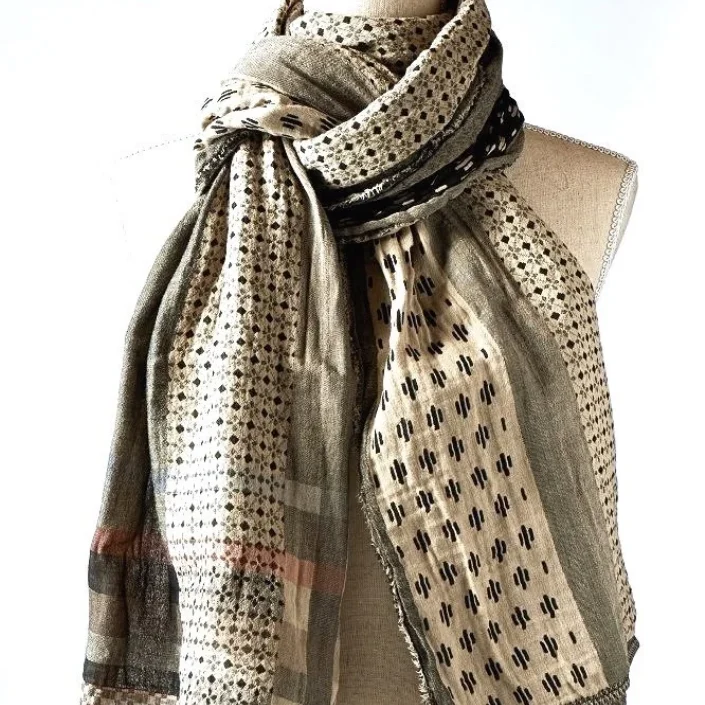 Green Daphne 1 Noir Beige Organic Woven Scarf Crafted