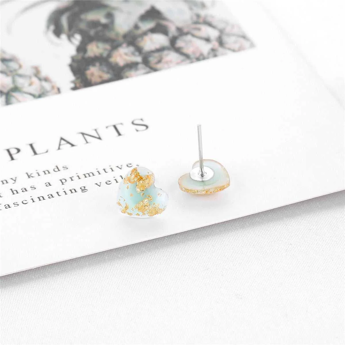 Premium Gold Foil Heart Resin Stud Earrings Easy-to-Use