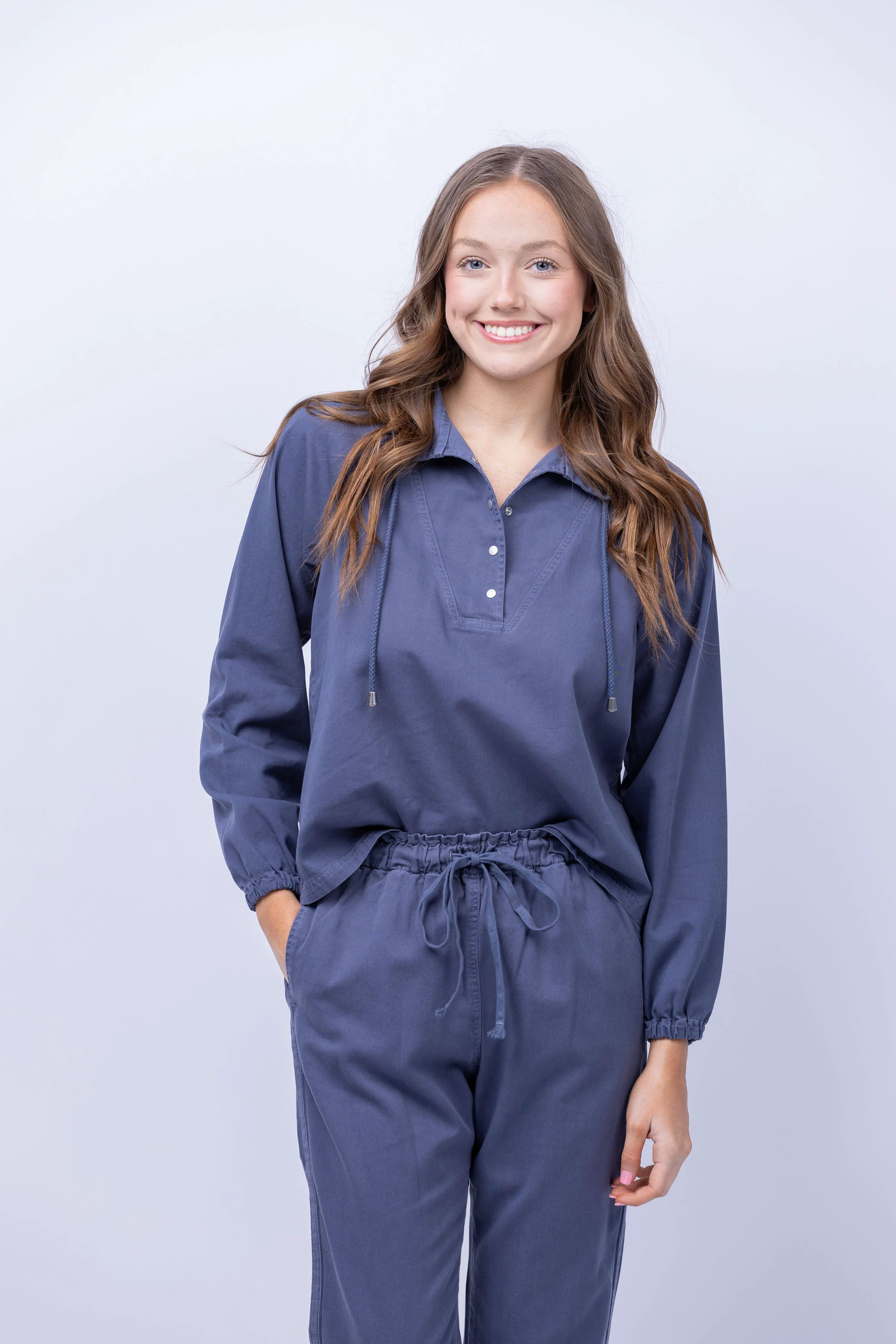 Long-Lasting XiRena Oaklee Shirt in Washed Bleu High-Performance