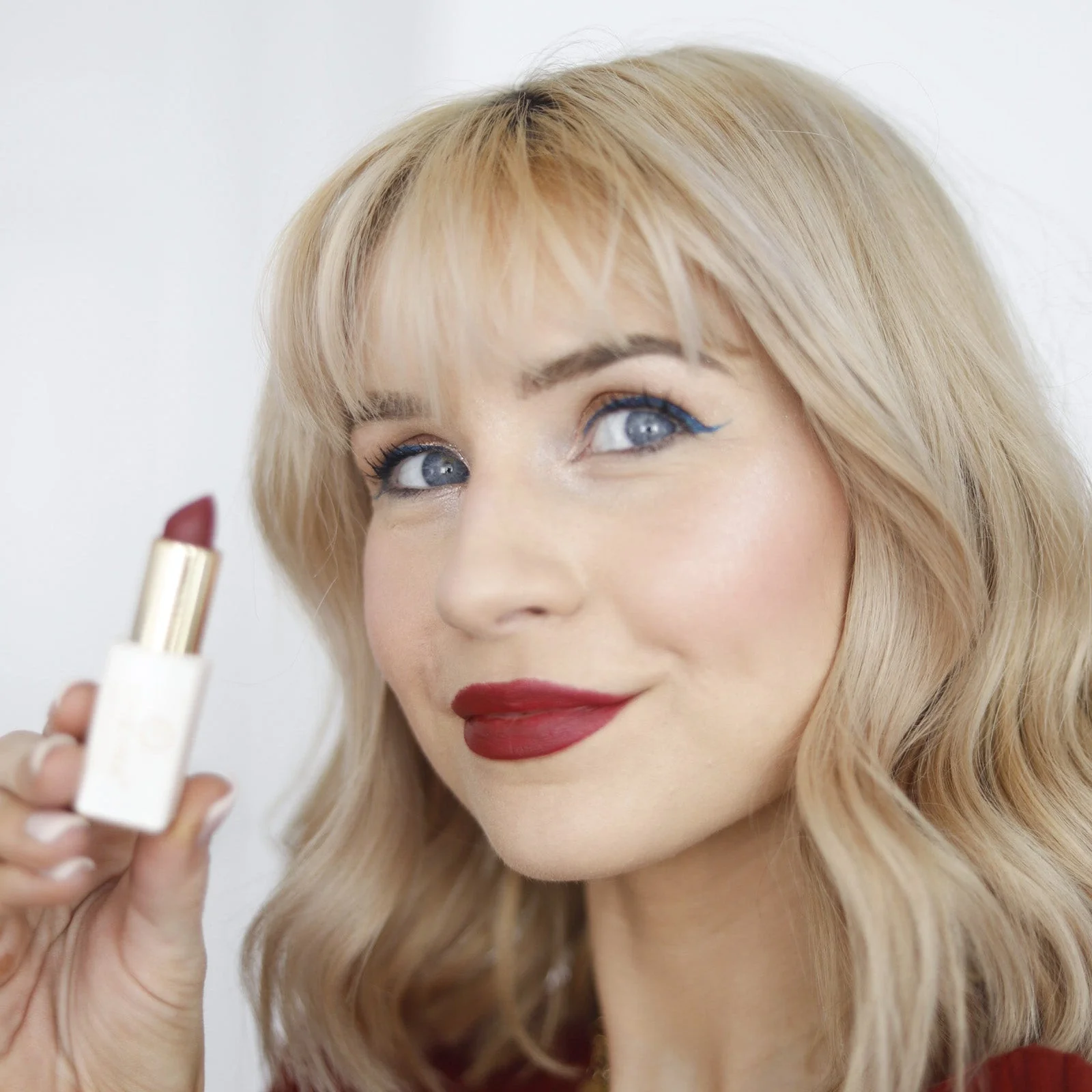 Practical Vegan Matte Lipstick – Hydrating Long-Wear Magnetic Case Convenient